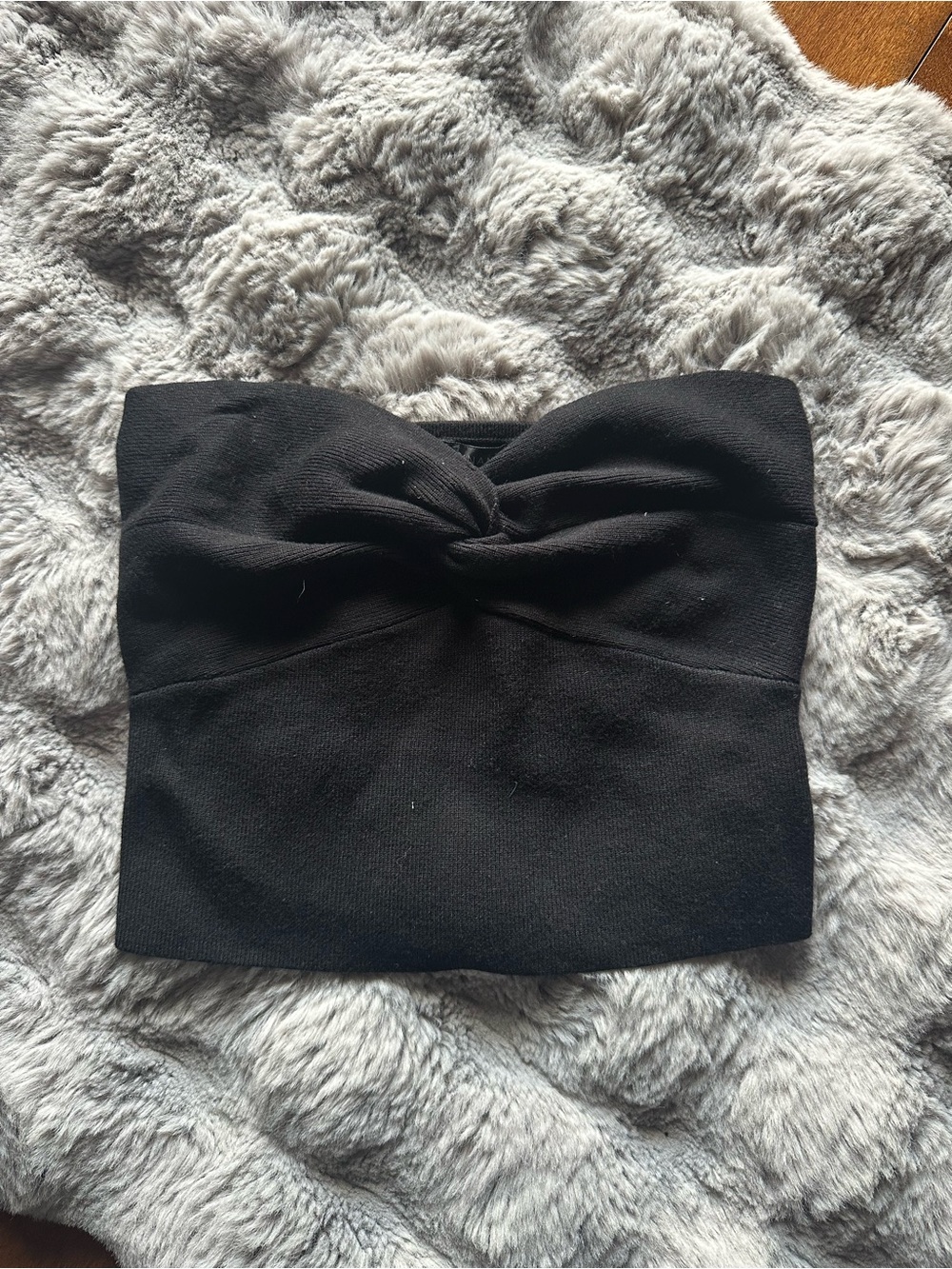 Dynamite Black Strapless Twist Crop Top